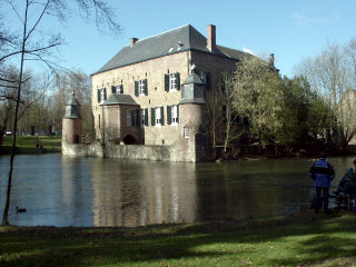 [Photo of Kasteel Erenstein after applying the Levels-Tool]